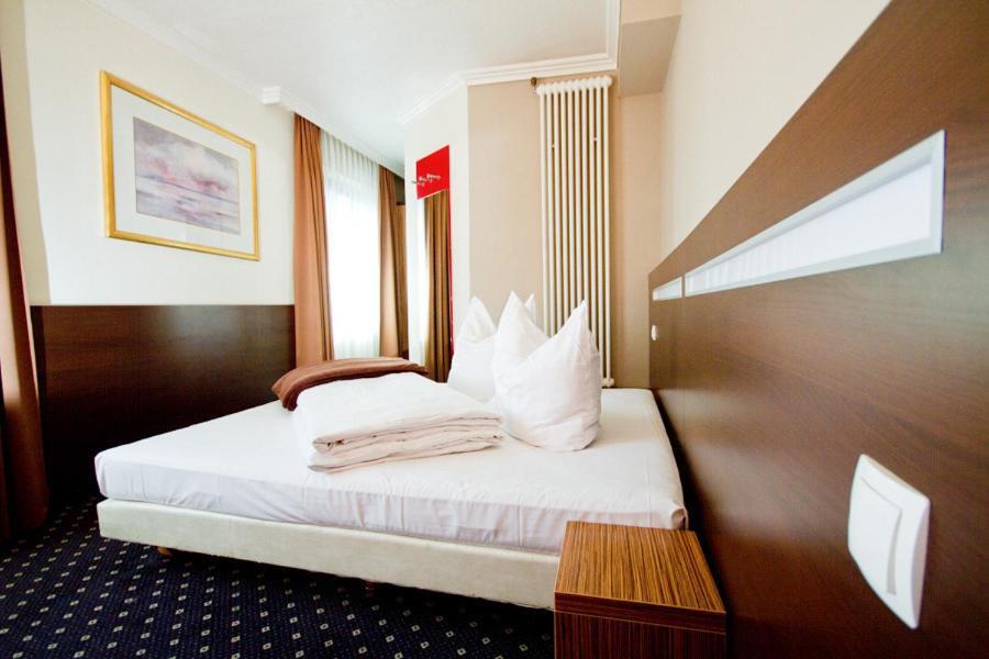 Hotel Tourist Φραγκφούρτη Δωμάτιο φωτογραφία