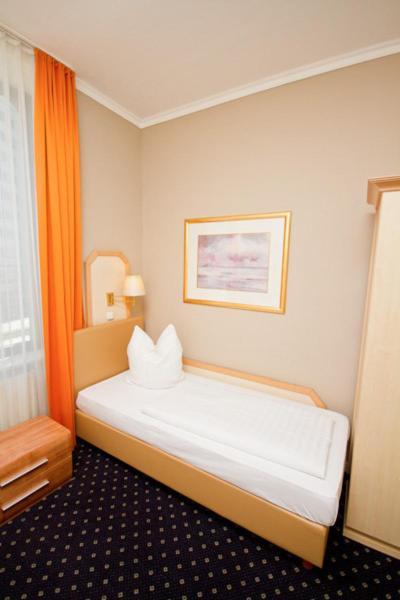 Hotel Tourist Φραγκφούρτη Δωμάτιο φωτογραφία