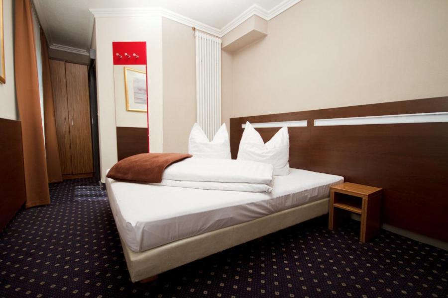 Hotel Tourist Φραγκφούρτη Δωμάτιο φωτογραφία